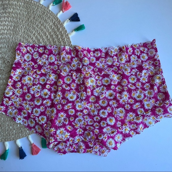 Victoria's Secret The Lacie Shortie Panty Pink Fire Mini Daisy Medium NEW - Picture 2 of 4